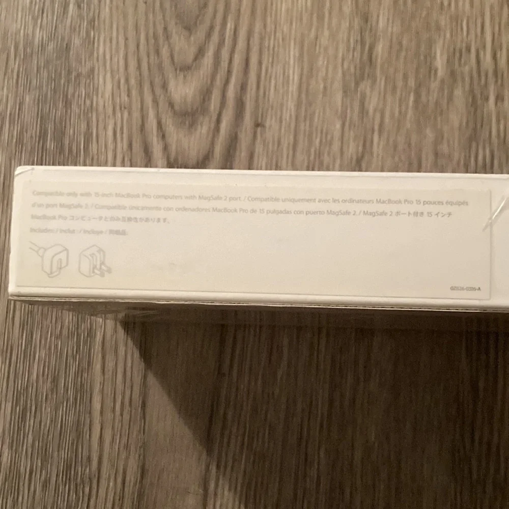 Apple 🍎 85W MagSafe 2 Power Adapter.